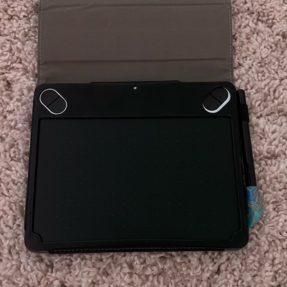 Wacom Intuos + Case - Picture 2 of 3